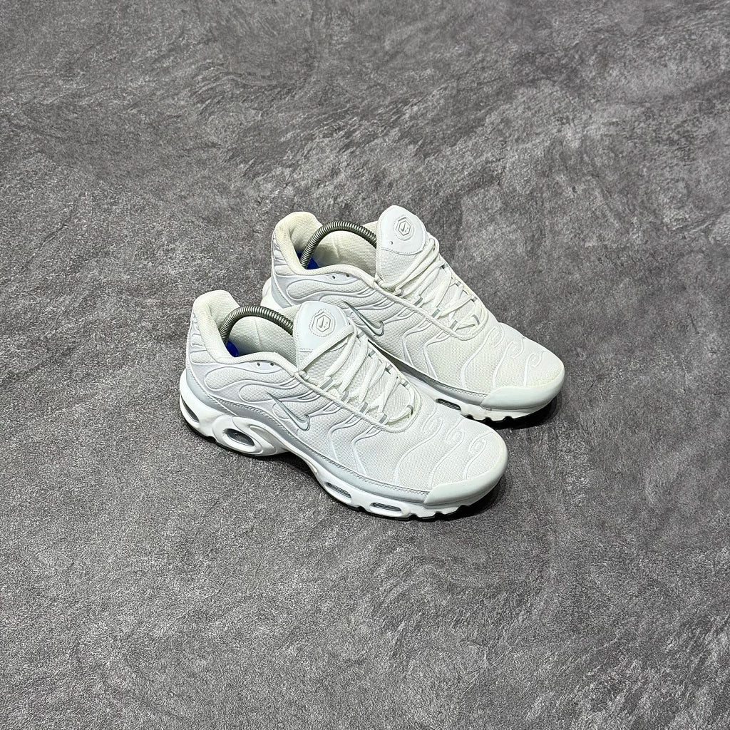 AIR MAX TN PLUS TRIPLE WHITE