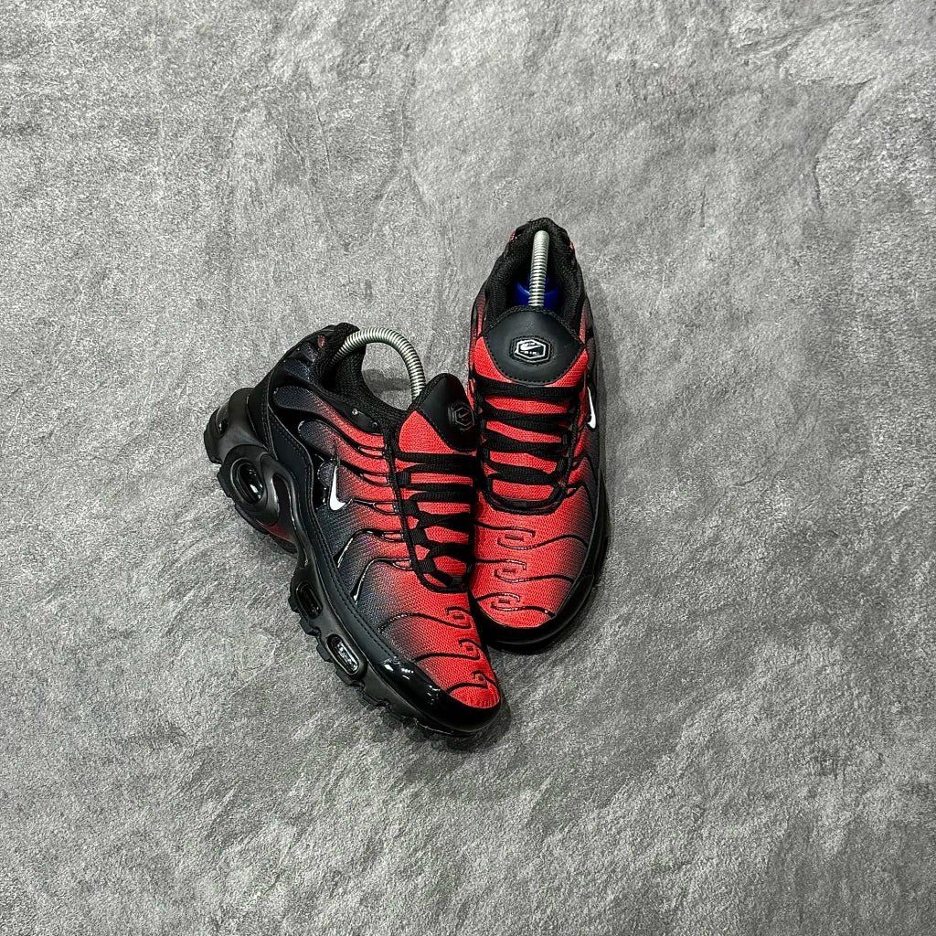 AIR MAX TN PLUS DEADPOOL