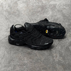 AIR MAX TN PLUS TRIPLE BLACK
