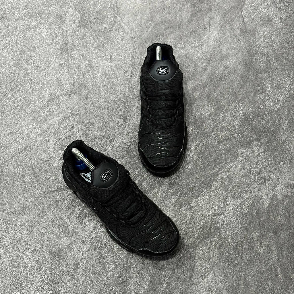 AIR MAX TN PLUS TRIPLE BLACK