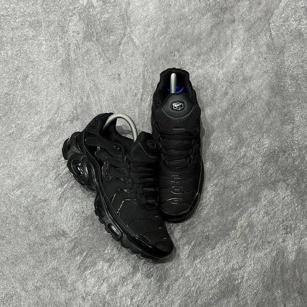 AIR MAX TN PLUS TRIPLE BLACK